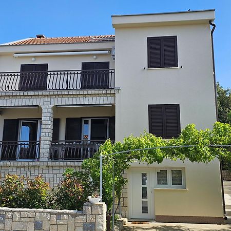 Vila Beleca Krk - Apartments Rest & Sea Veglia Exterior foto
