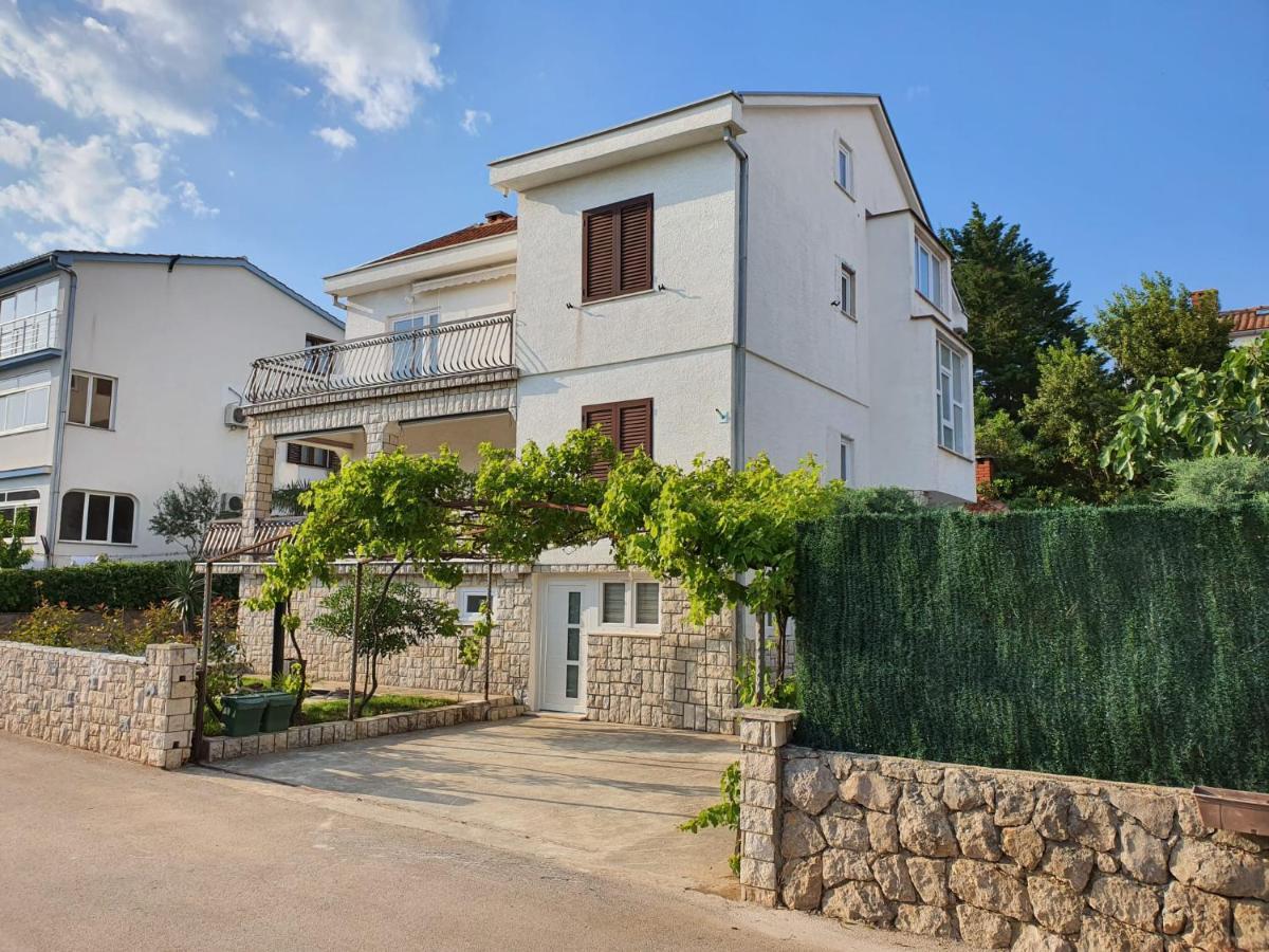 Vila Beleca Krk - Apartments Rest & Sea Veglia Exterior foto