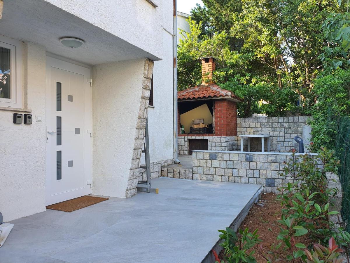 Vila Beleca Krk - Apartments Rest & Sea Veglia Exterior foto