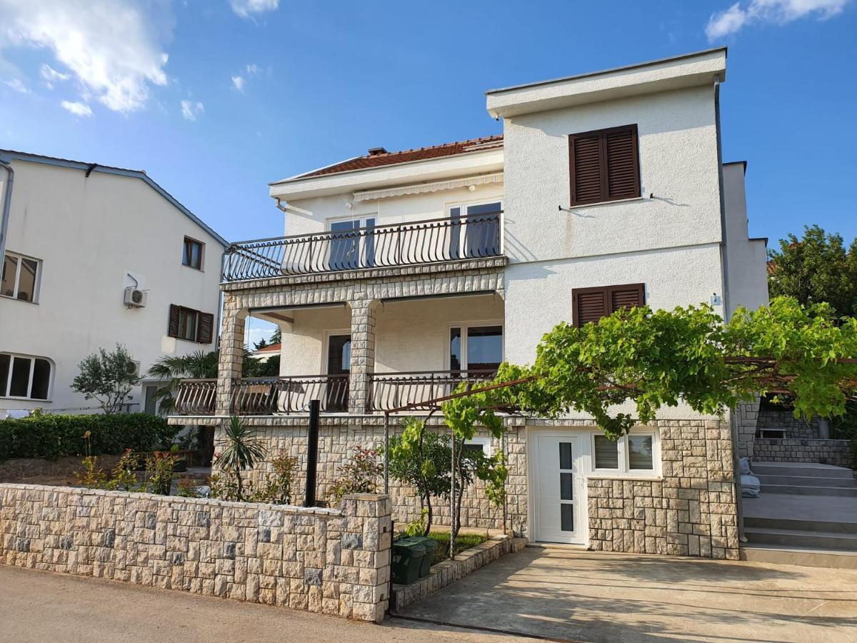 Vila Beleca Krk - Apartments Rest & Sea Veglia Exterior foto